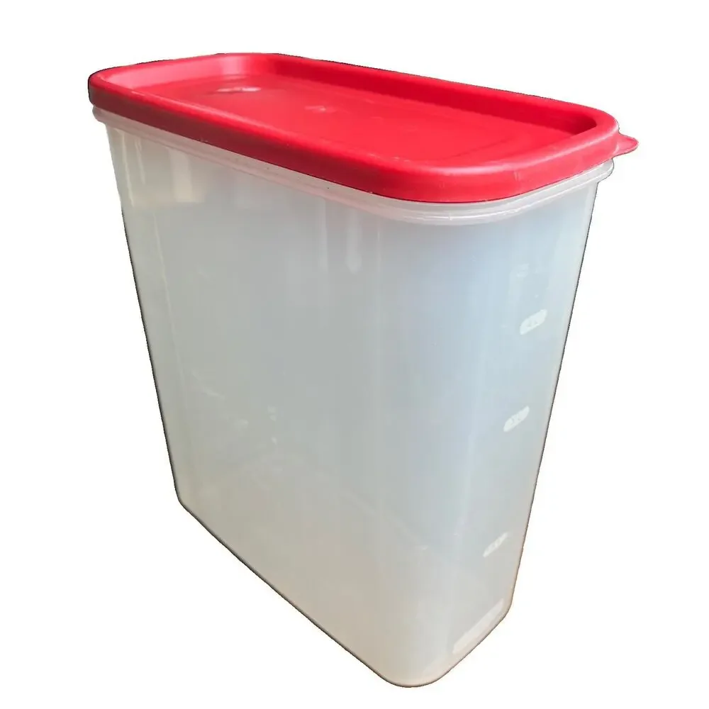 Rubbermaid 7N04 Red 21.1 Cup 5L Dry Food Storage Container with Lid Vintage